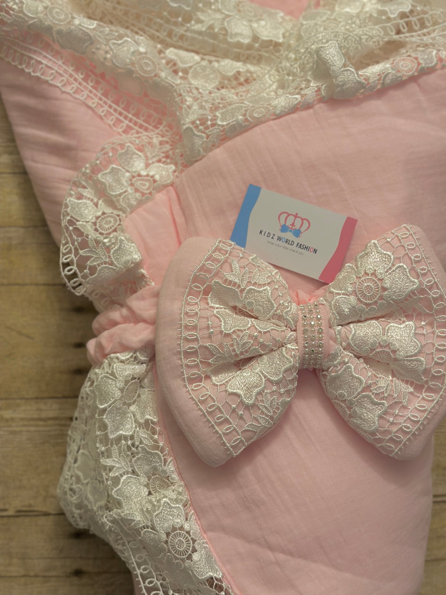 Pinky white lace Swaddle set 🌸