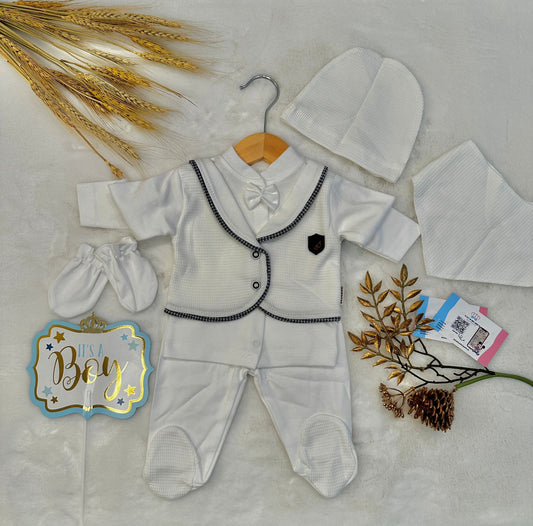 White baby boy receiving Set 🤍🤍